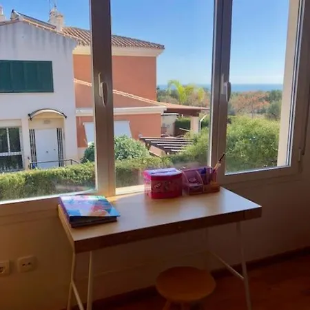Сasa de vacaciones Townhouse, Private Pool Garden And Sea Views