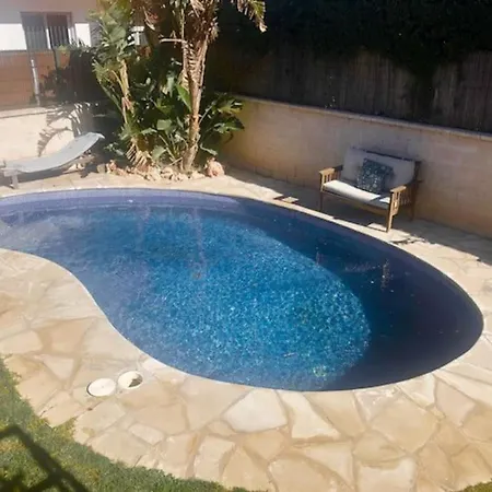 Сasa de vacaciones Townhouse, Private Pool Garden And Sea Views Torremolinos