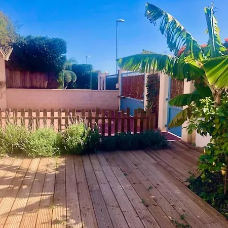Townhouse, Private Pool Garden And Sea Views Сasa de vacaciones