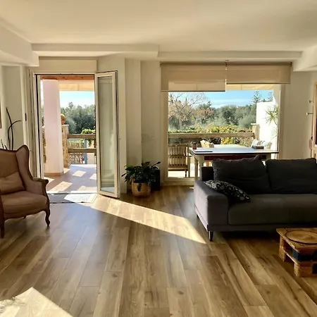 Townhouse, Private Pool Garden And Sea Views Сasa de vacaciones