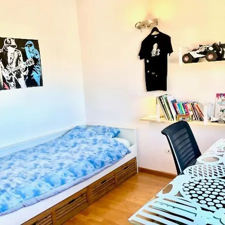 Сasa de vacaciones Townhouse, Private Pool Garden And Sea Views Torremolinos