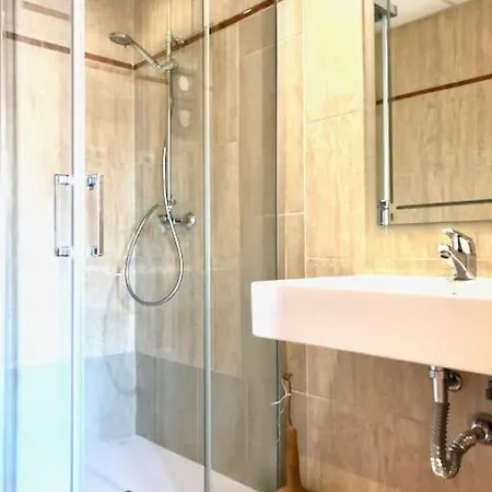 Townhouse, Private Pool Garden And Sea Views Сasa de vacaciones