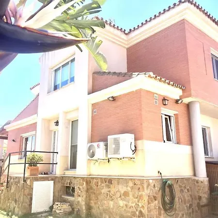 Сasa de vacaciones Townhouse, Private Pool Garden And Sea Views