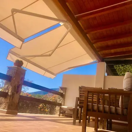 Сasa de vacaciones Townhouse, Private Pool Garden And Sea Views