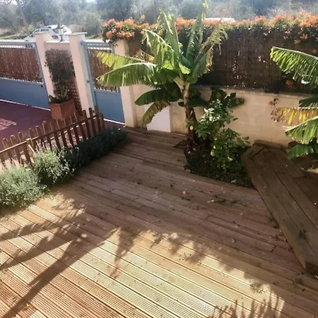 Townhouse, Private Pool Garden And Sea Views Сasa de vacaciones *